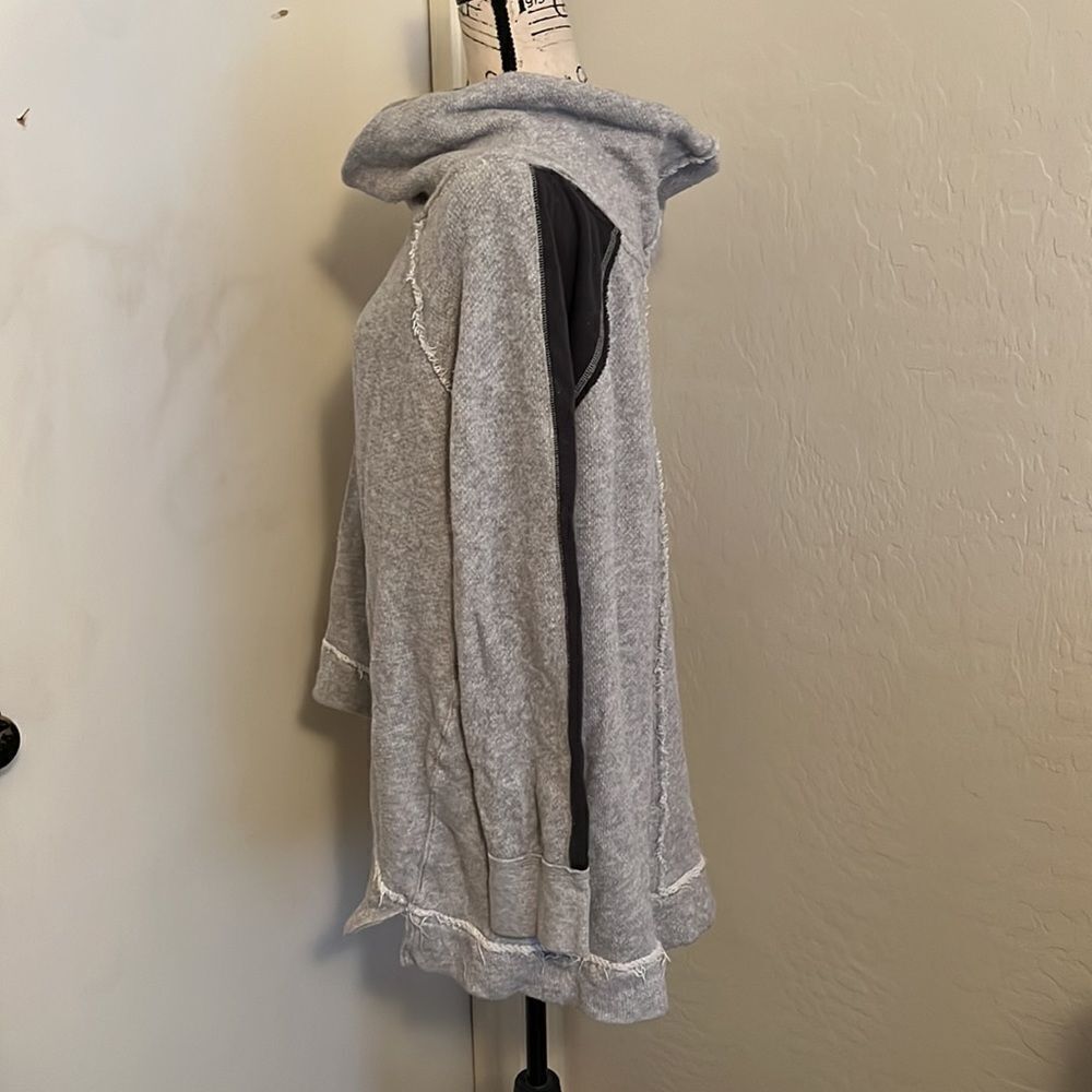 Free People Gray & Black Pullover Sweater - Picture 2 of 9